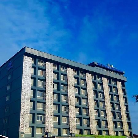 Sm Tower Hotel And Convention Berau Tanjung Redep Bagian luar foto