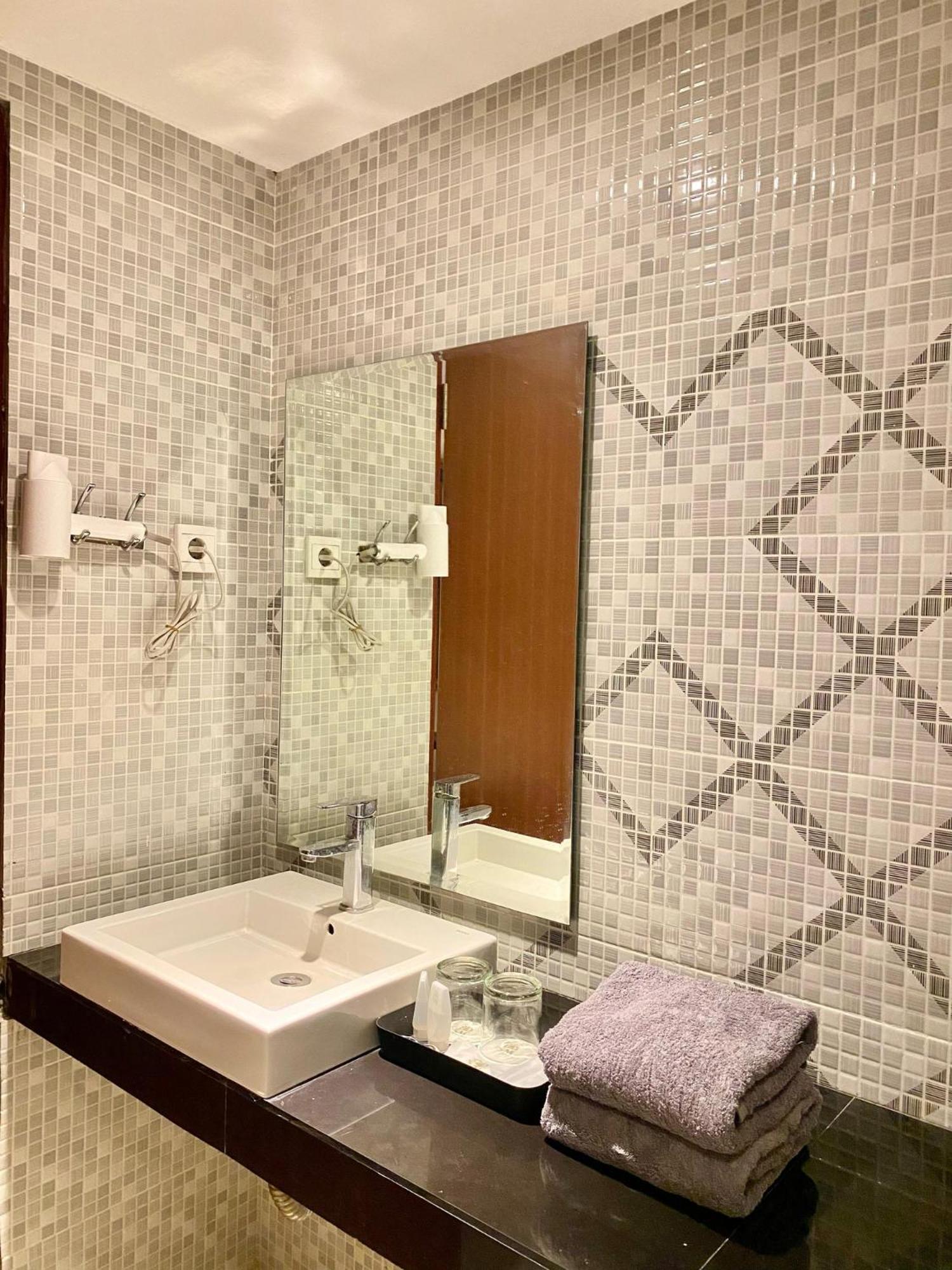 Sm Tower Hotel And Convention Berau Tanjung Redep Bagian luar foto