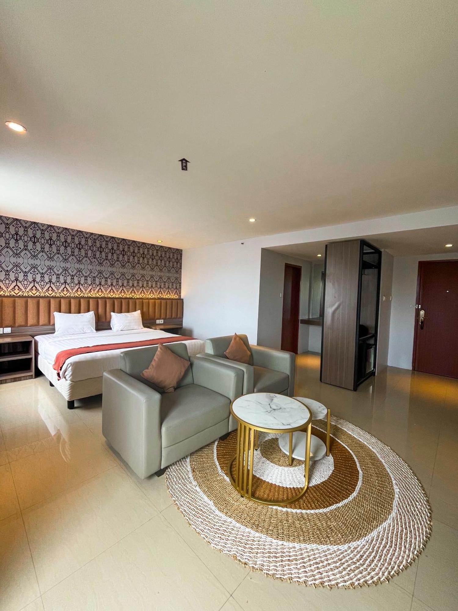 Sm Tower Hotel And Convention Berau Tanjung Redep Bagian luar foto